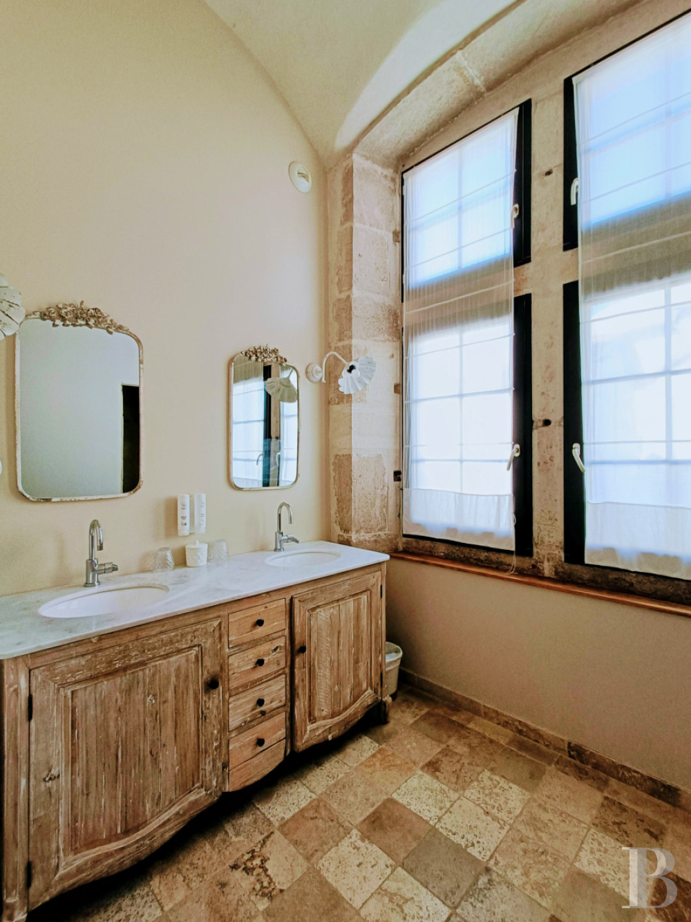 Dans l’Ain, au nord-est de Lyon et au cœur du Bugey, un château-hôtel du 16e siècle - photo  n°8